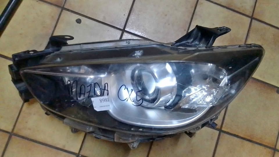 MAZDA CX5 XENON HEADLIGHT - Private Seller MAZDA CX5 XENON HEADLIGHT - Private Seller