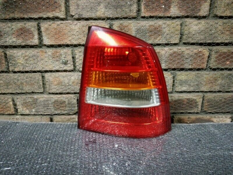 Opel Astra Right Rear Taillight - Private Seller Opel Astra Right Rear Taillight - Private Seller