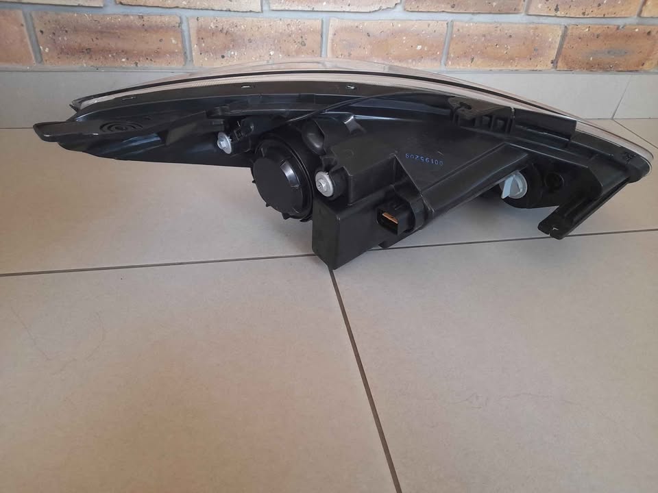 HYUNDAI i10 13/18 BRAND NEW HEADLIGHTS FORSALE
