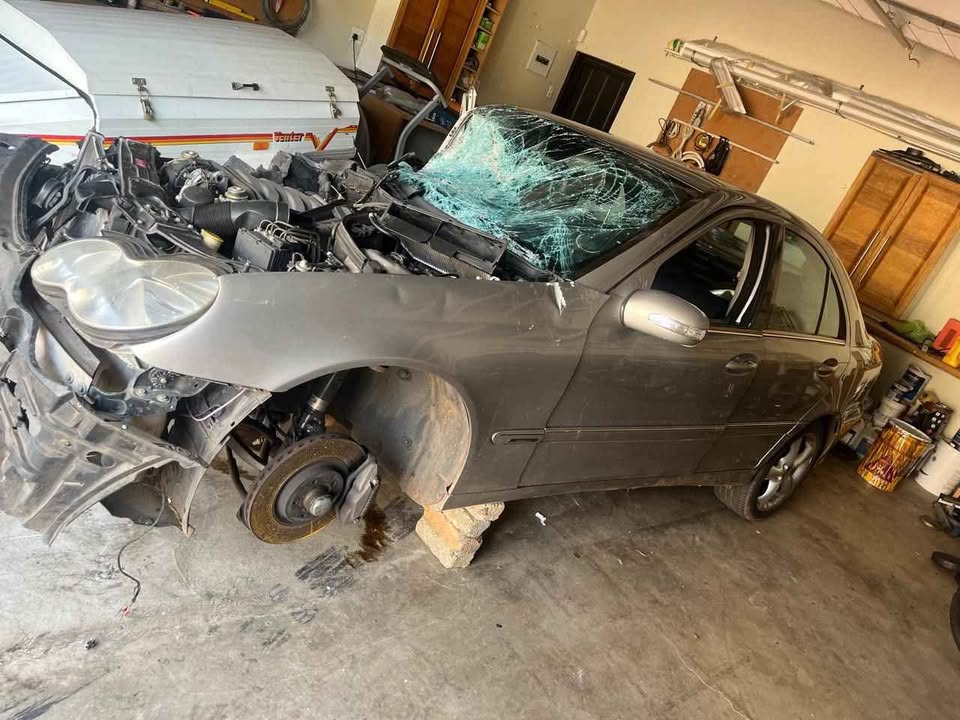Mercedes Benz c240 for stripping