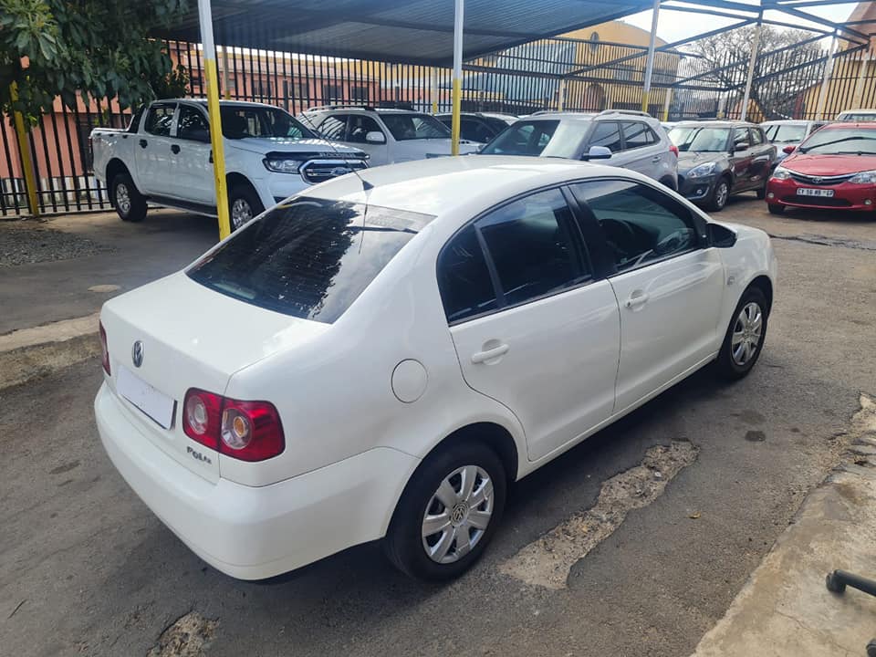 2015 Volkswagen polo vivo 1.4 Sedan Automatic Trendline