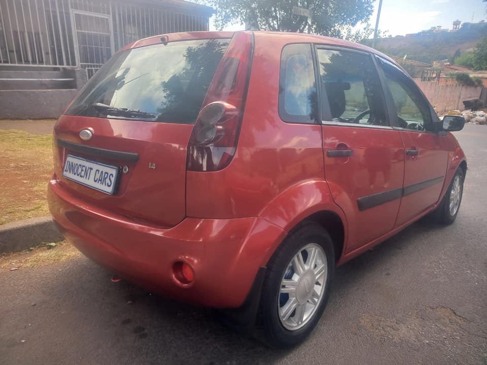 2007 FORD FIGO HATCHBACK 1.4 PETROL, RED COLOR, MILEAGE 95000KMS