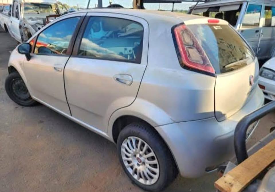 2012 Fiat Punto 1.4 petrol stripping for parts my number WhatsApp or cell