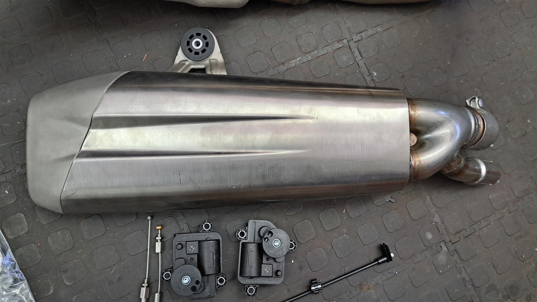 2017 BMW s1000 EXHAUST SYSTEM