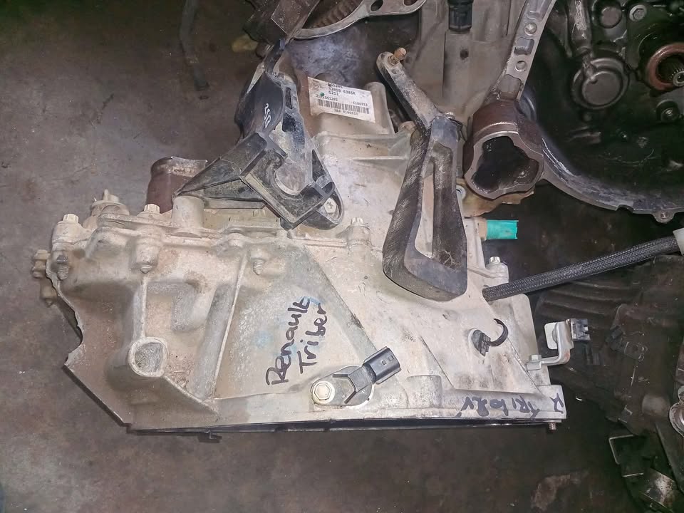 Renault Tribe maunal gear box - Private Seller Renault Tribe maunal gear box - Private Seller