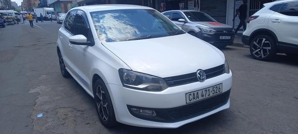 2014 VW POLO 1.4 PETROL, CONFORTLINE, MANUAL TRANSMISSION, WHITE COLOUR, 83000KM