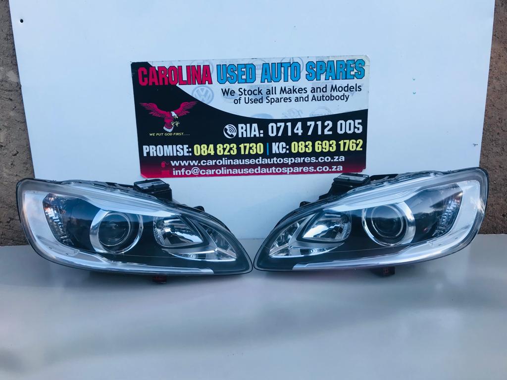 Volvo V/S60 left and right side headlights - Private Seller Volvo V/S60 left and right side headlights - Private Seller