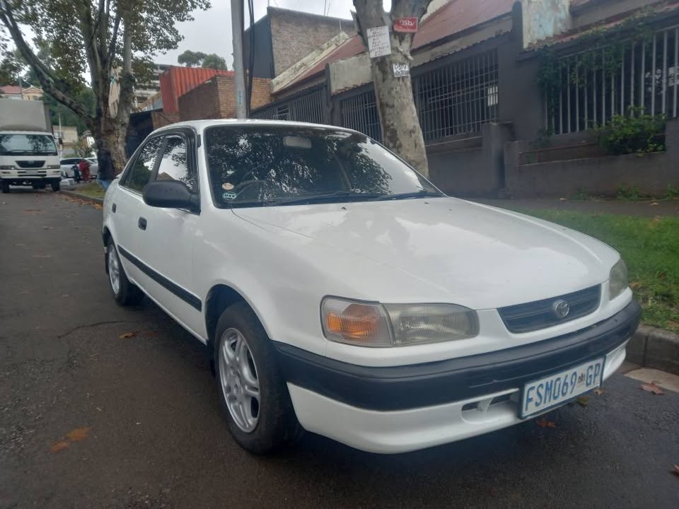 2000 TOYOTA COROLLA 1.6 PETROL, AUTOMATIC, WHITE, 150000KMS