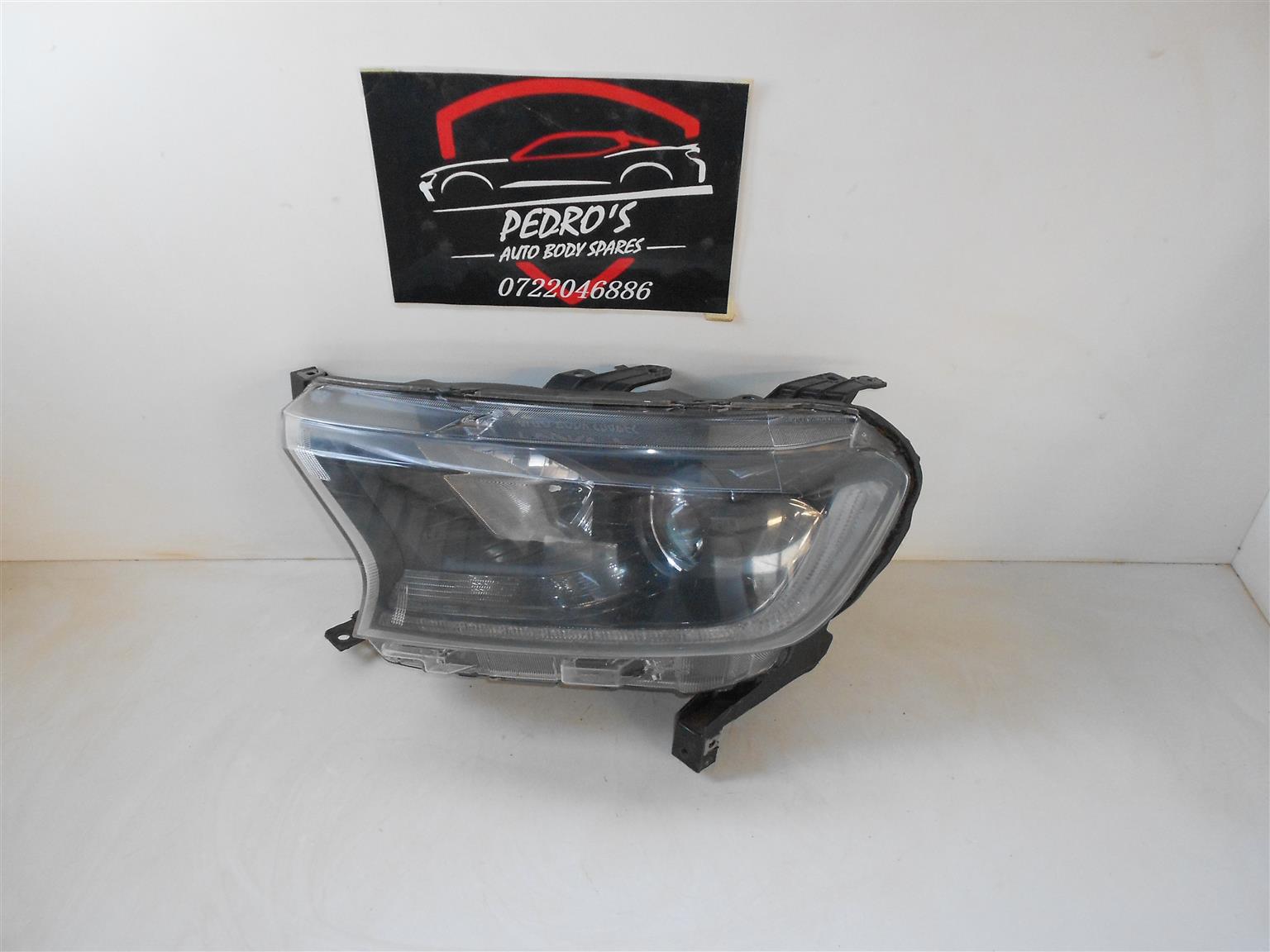 Ford Ranger Raptor Xenon left Headlight