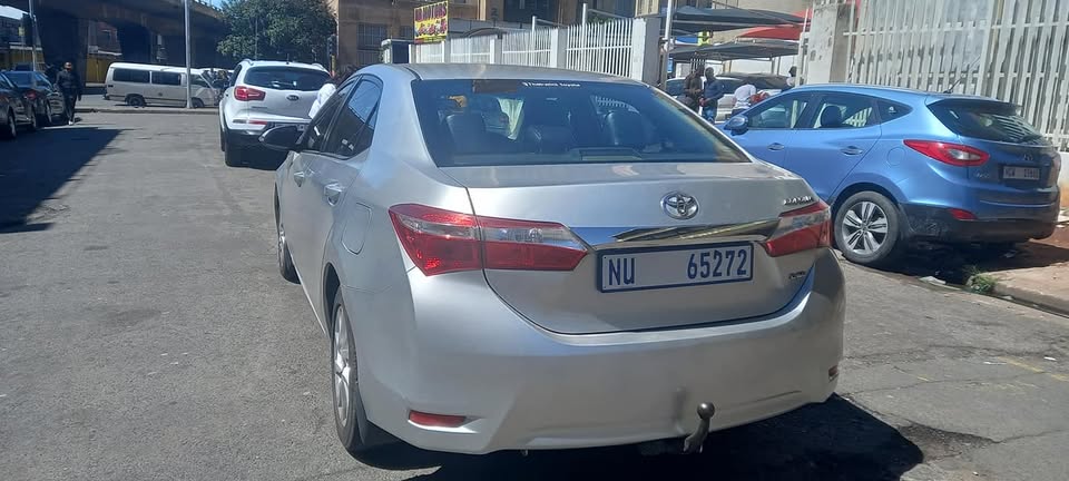 2017 TOYOTA COROLLA PRESTIGE 1.4 D4D DIESEL, MANUAL TRANSMISSION, SILVER COLOUR