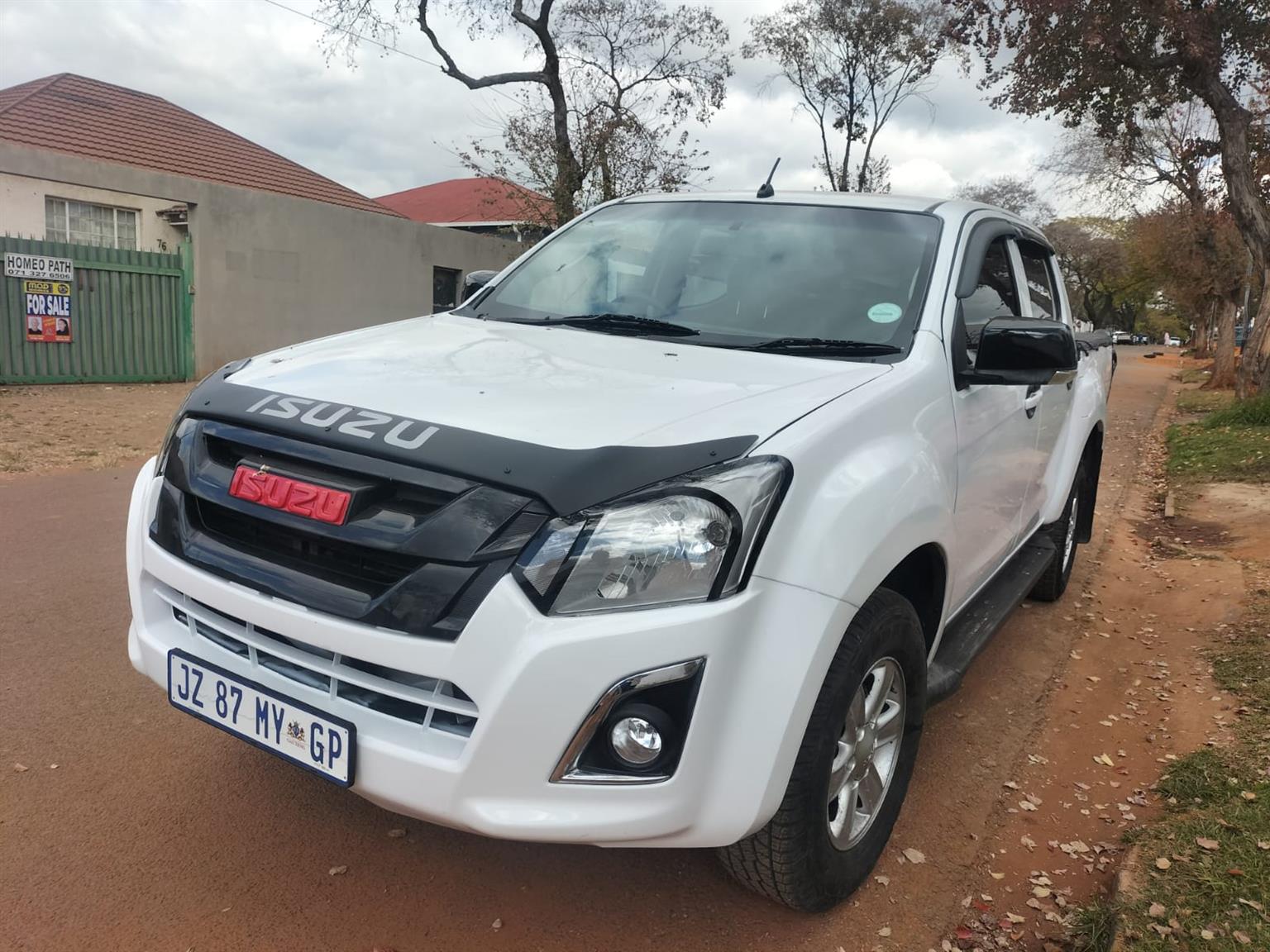 Used 2014 Isuzu KB 250D-Teq double cab LE - Private Seller Used 2014 Isuzu KB 250D-Teq double cab LE - Private Seller