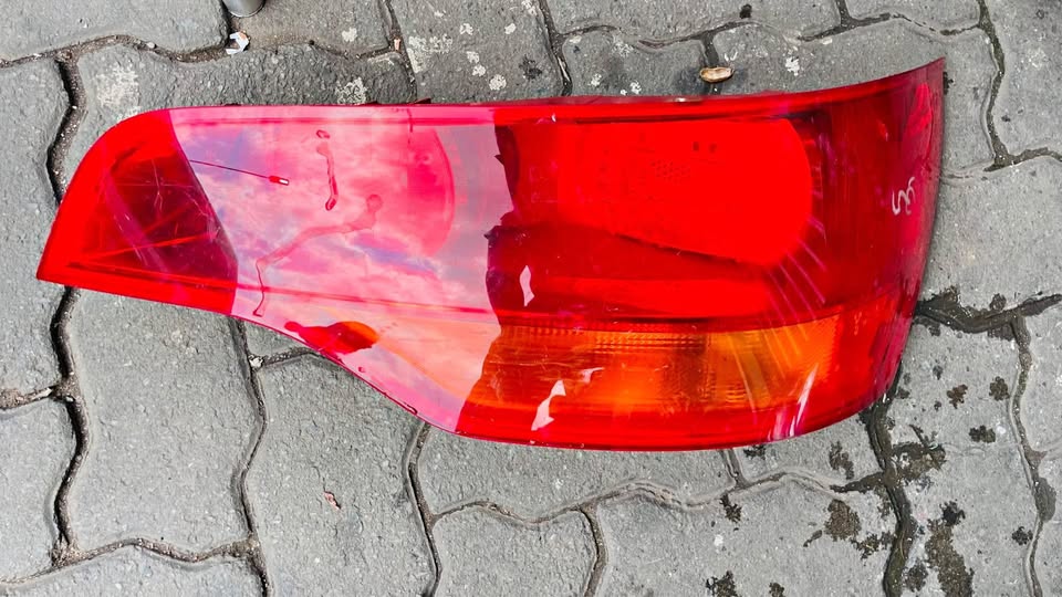 Audi Q7 taillight - Private Seller Audi Q7 taillight - Private Seller
