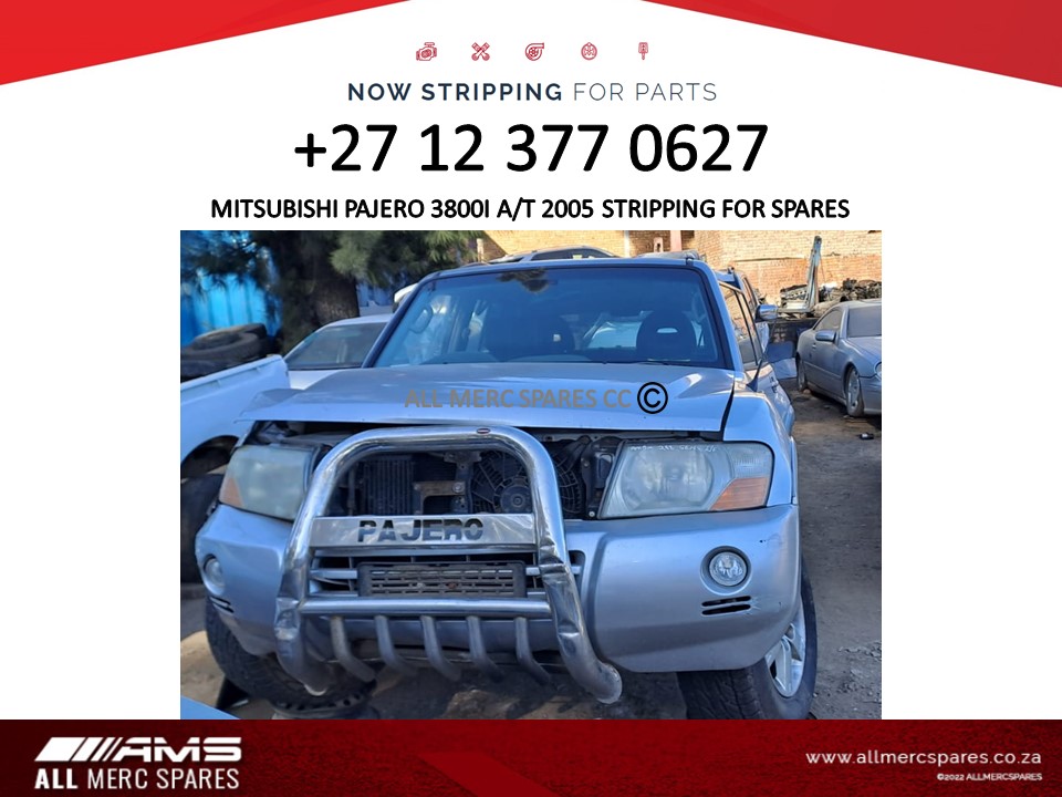 Mitsubishi Pajero 3.8 Silver breaking for parts used spares for sale - Private Seller