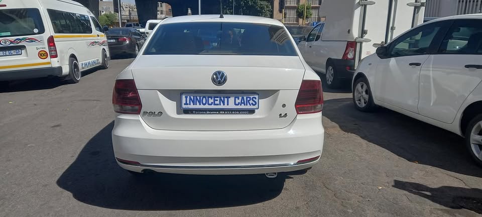 2017 VW POLO 6 1.4COMFORTLINE  SEDAN, MANUAL, WHITE COLOUR,  85000KM