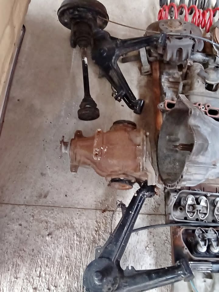 BMW (E30) control arms and complete diff - Private Seller BMW (E30) control arms and complete diff - Private Seller