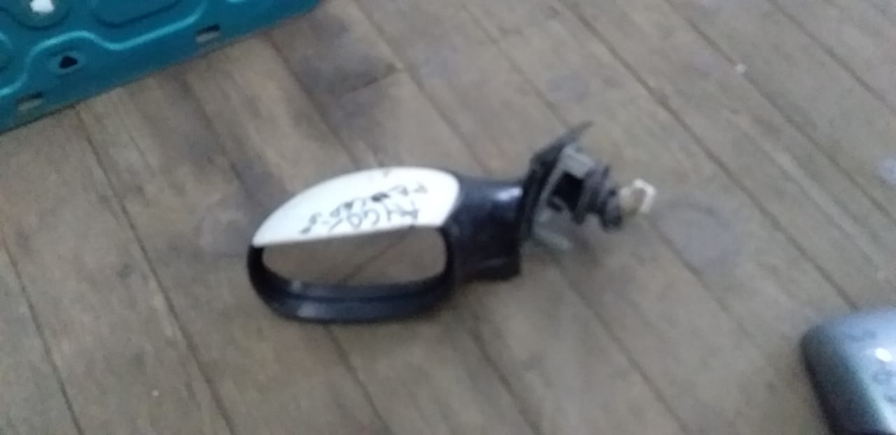 Toyota Aygo/Peugeot side mirror - Private Seller