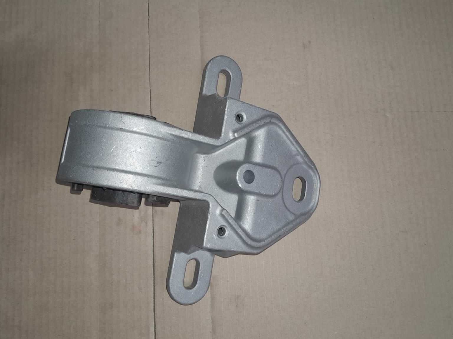 DODGE CALIBER & JEEP 3.3L ENGINE MOUNTING FOR SALE - Private Seller DODGE CALIBER & JEEP 3.3L ENGINE MOUNTING FOR SALE - Private Seller