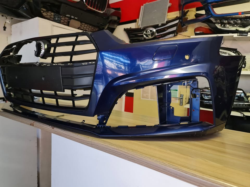 2019 AUDI A 5 B9 S5 FRONT BUMPER IN A GREAT CONDITION ,MAIN GRILL IS DAMAGE - Private Seller