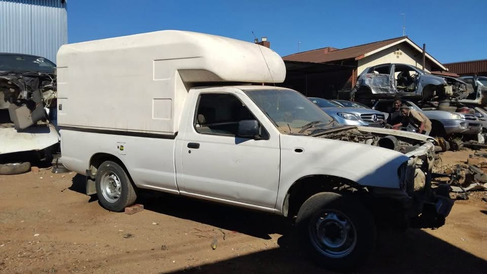 NISSAN NP300 SINGLE CAB FOR SPARES - Private Seller NISSAN NP300 SINGLE CAB FOR SPARES - Private Seller