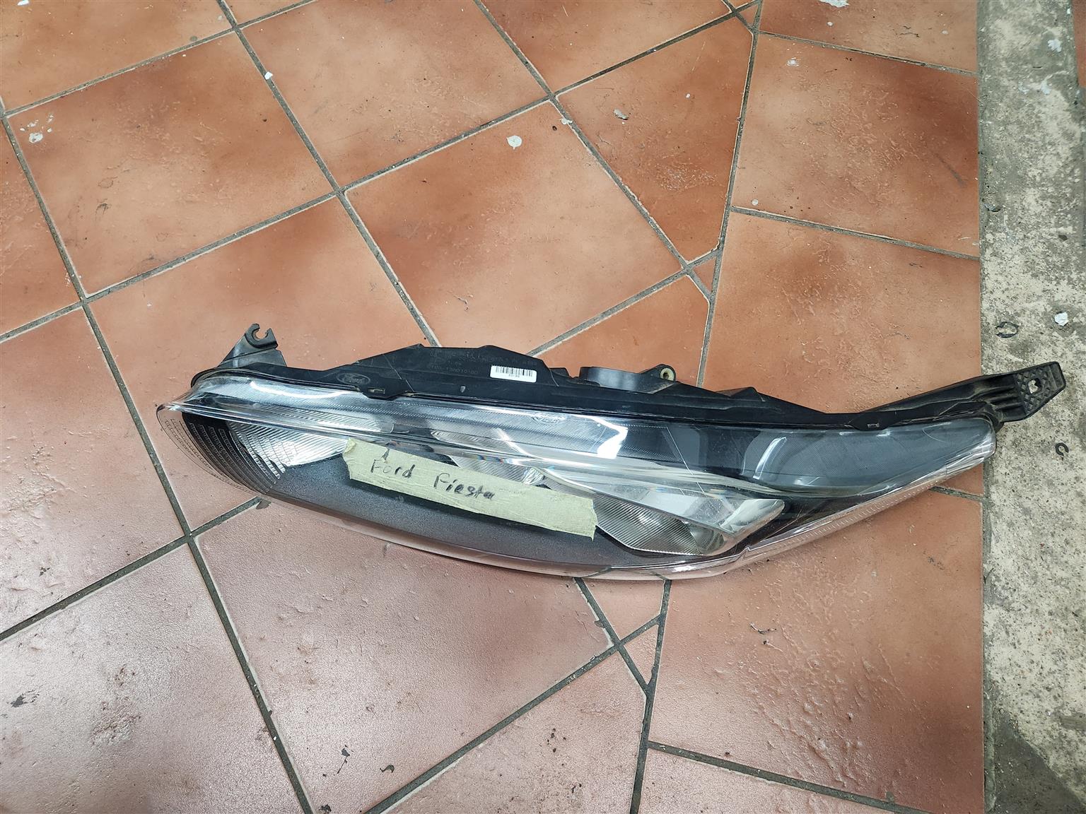 FORD FIESTA HEADLIGHTS. - Private Seller FORD FIESTA HEADLIGHTS. - Private Seller