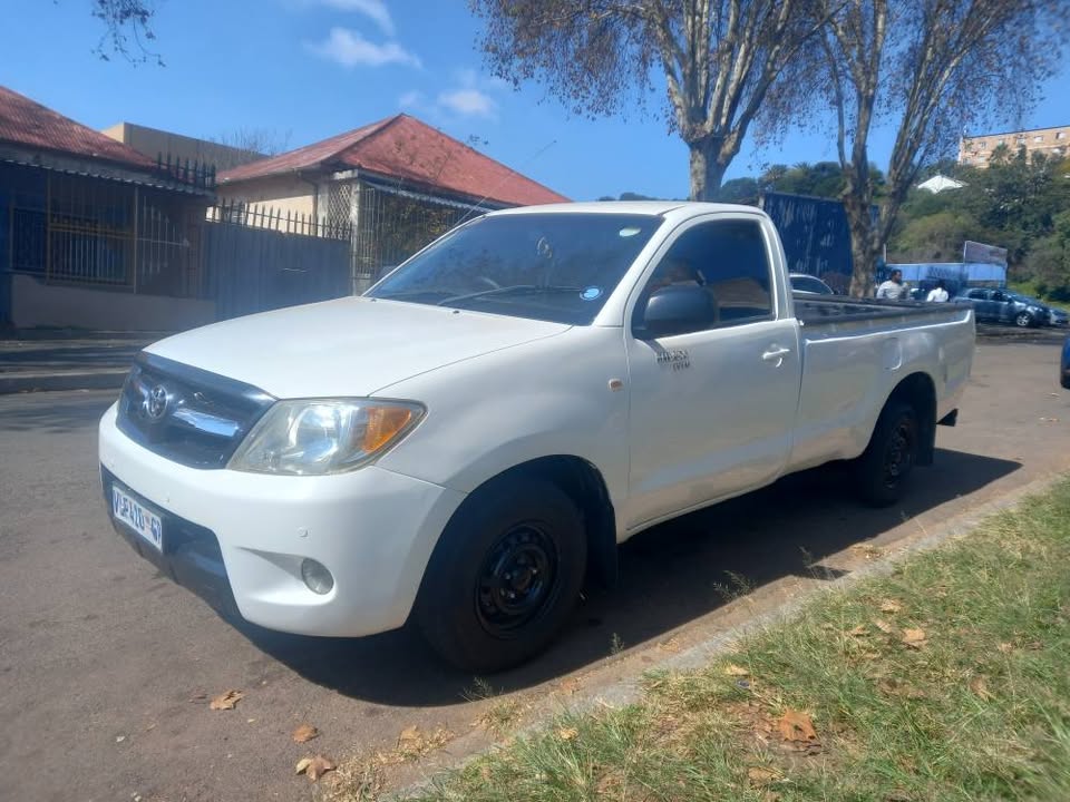 2007 Toyota Hilux Single Cab 2.0VVTI Petrol, Manual, White, Leather seats, 101000kms