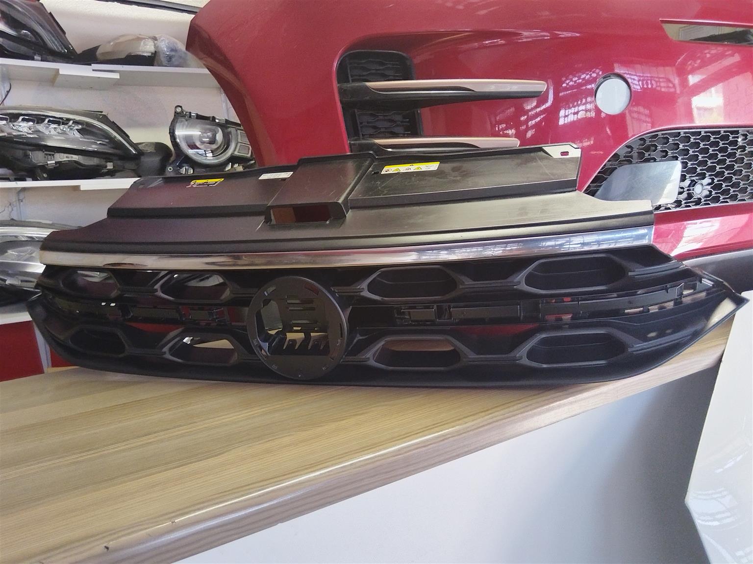 2021 VW T ROC MAIN GRILL AVAILABLE FOR SALE - Private Seller 2021 VW T ROC MAIN GRILL AVAILABLE FOR SALE - Private Seller