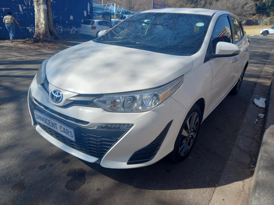 2018 TOYOTA YARIS HATCHBACK 1.5 ENGINE PETROL, AUTOMATIC, WHITE COLOR