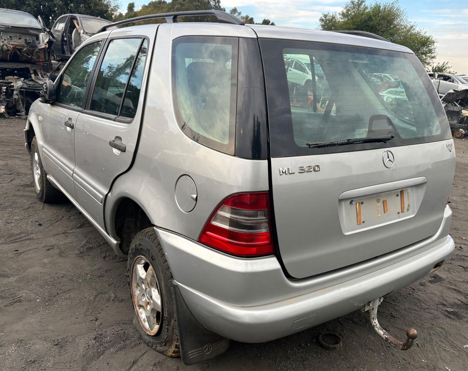 2005  ML320 W163 MERCEDES BENZ  #102 2005 FOR STRIPPING - Private Seller