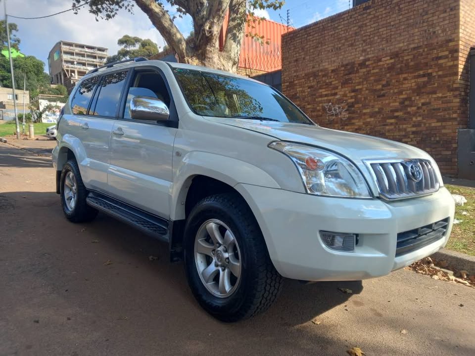 2009 Toyota Prado V6 Petrol, Automatic 4x4, Leather seat, Spere key, Service book