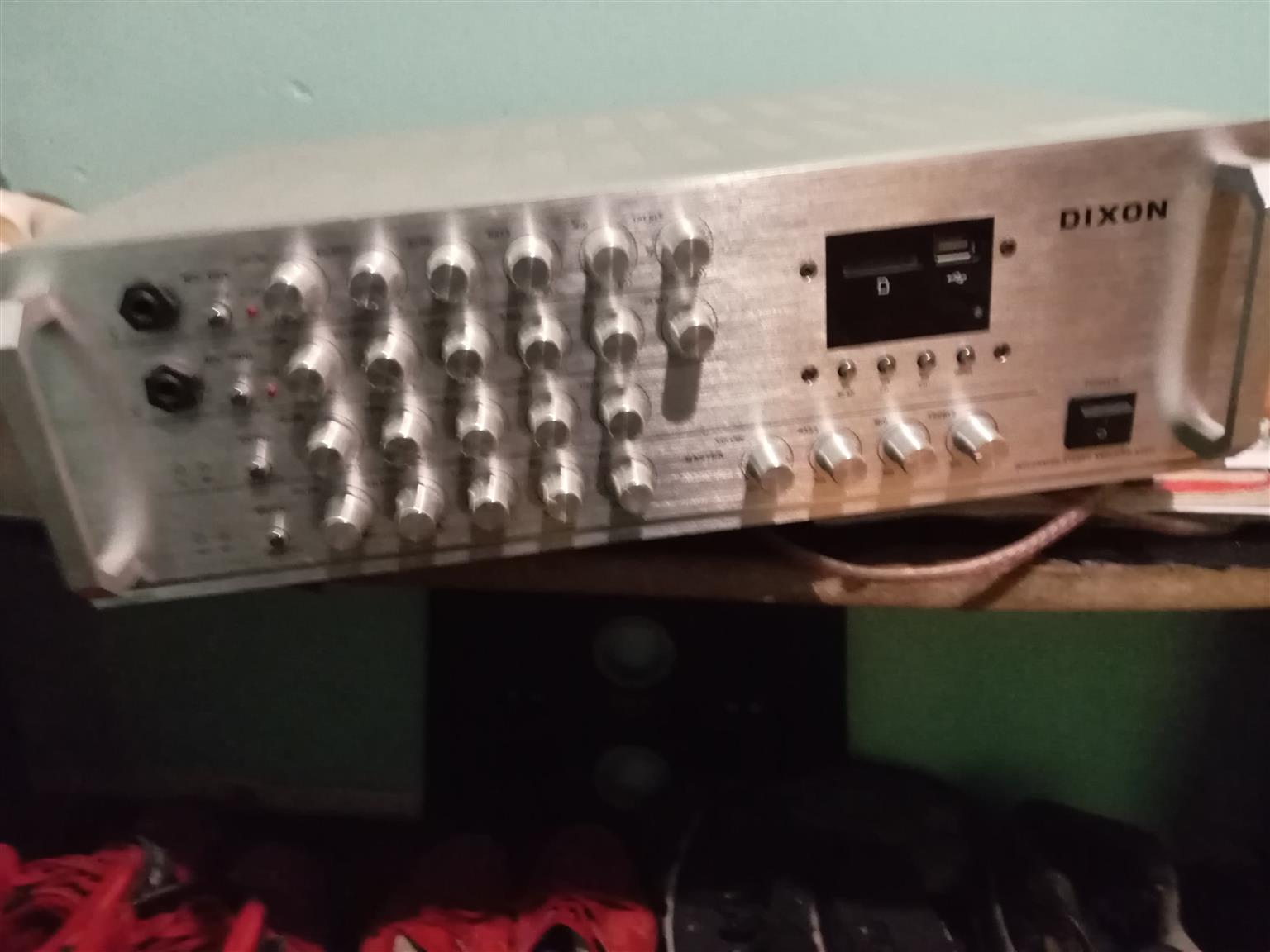 Dixon Audio system