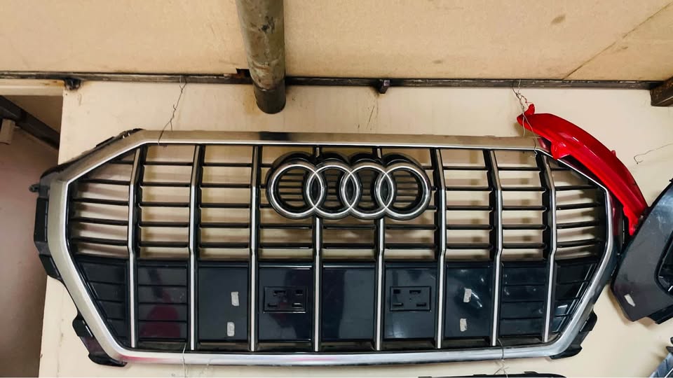 Audi Q3 grill - Private Seller Audi Q3 grill - Private Seller
