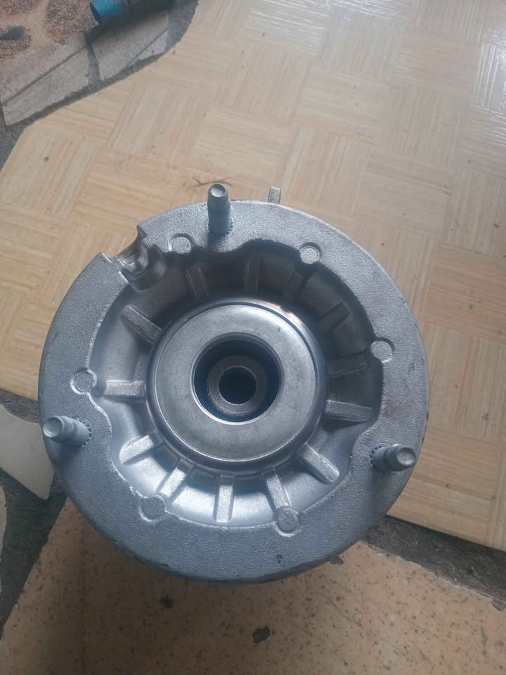 BMW F90 M5 F93 Support bearing rear left 7856963 - Private Seller BMW F90 M5 F93 Support bearing rear left 7856963 - Private Seller