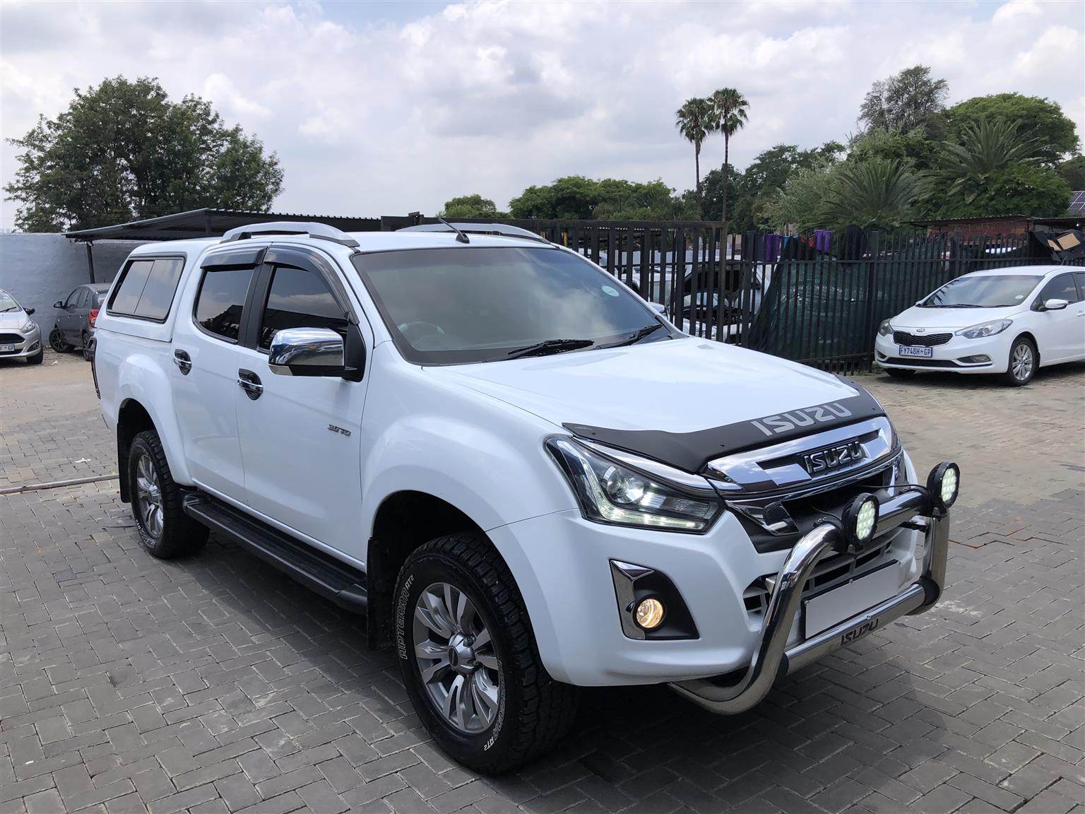 Used 2022 Isuzu KB 300D-Teq double cab LX auto - Private Seller Used 2022 Isuzu KB 300D-Teq double cab LX auto - Private Seller