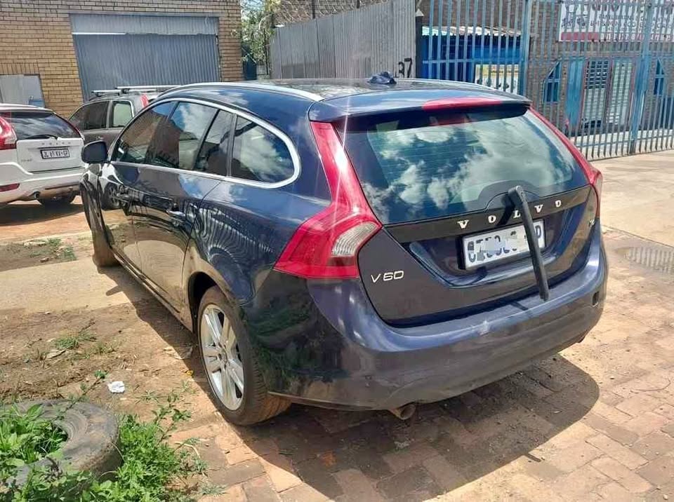 VOLVO V60 2012 BODY AND TRIM SPARES FOR SALE °¦°DELIVERY AVAILABLE COUNTRY WIDE°¦° - Private Seller VOLVO V60 2012 BODY AND TRIM SPARES FOR SALE °¦°DELIVERY AVAILABLE COUNTRY WIDE°¦° - Private Seller