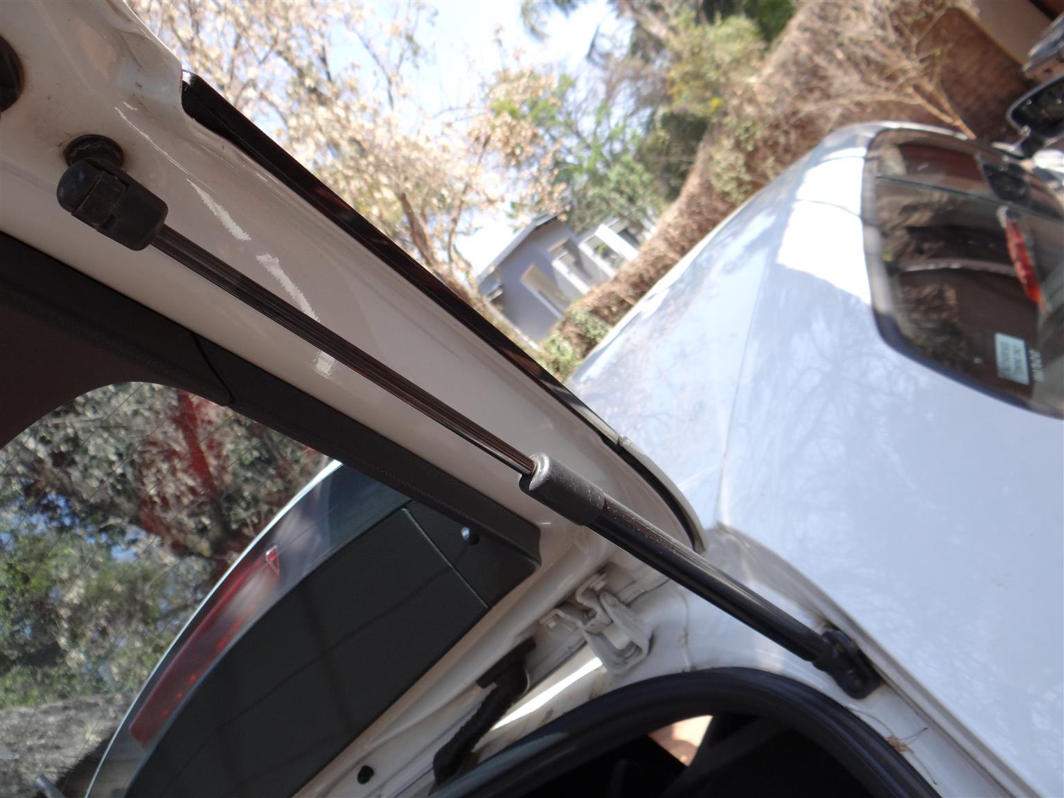 VW Scirocco tailgate gas struts VW Scirocco tailgate gas struts