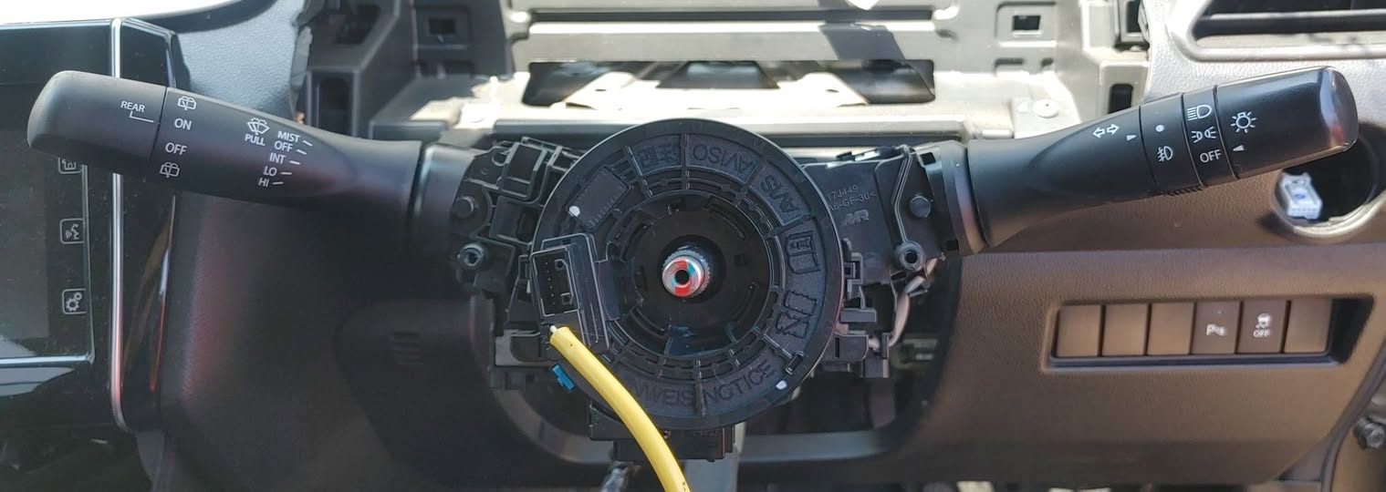 SUZUKI SWIFT COMBINATION SWITCH - Private Seller SUZUKI SWIFT COMBINATION SWITCH - Private Seller