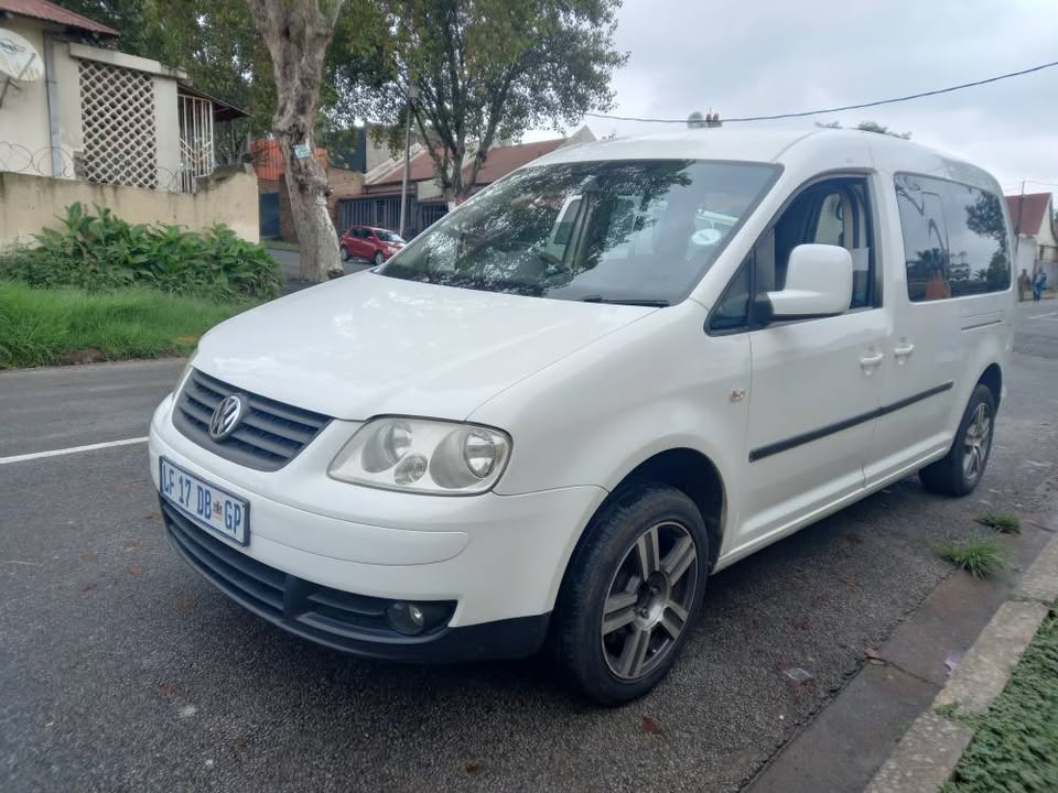 2011 VW Caddy 2.0 TDI Diesel, Manuel White, 105000kms