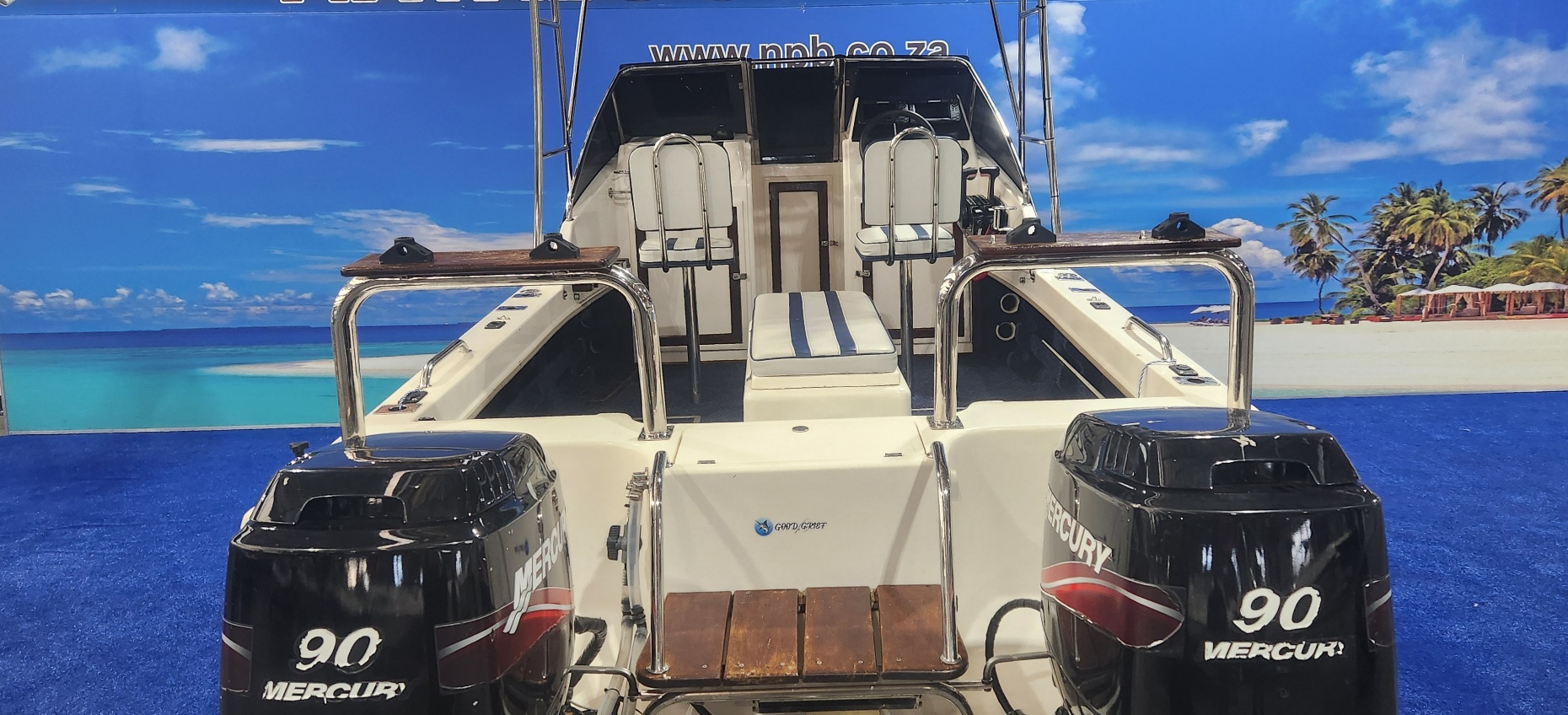 COBRA CAT 525 ON TRAILER 2 X 90 HP MERCURY