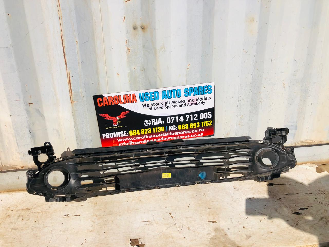Renault Clio 4 lower bumper grill (2012-2019) - Private Seller Renault Clio 4 lower bumper grill (2012-2019) - Private Seller
