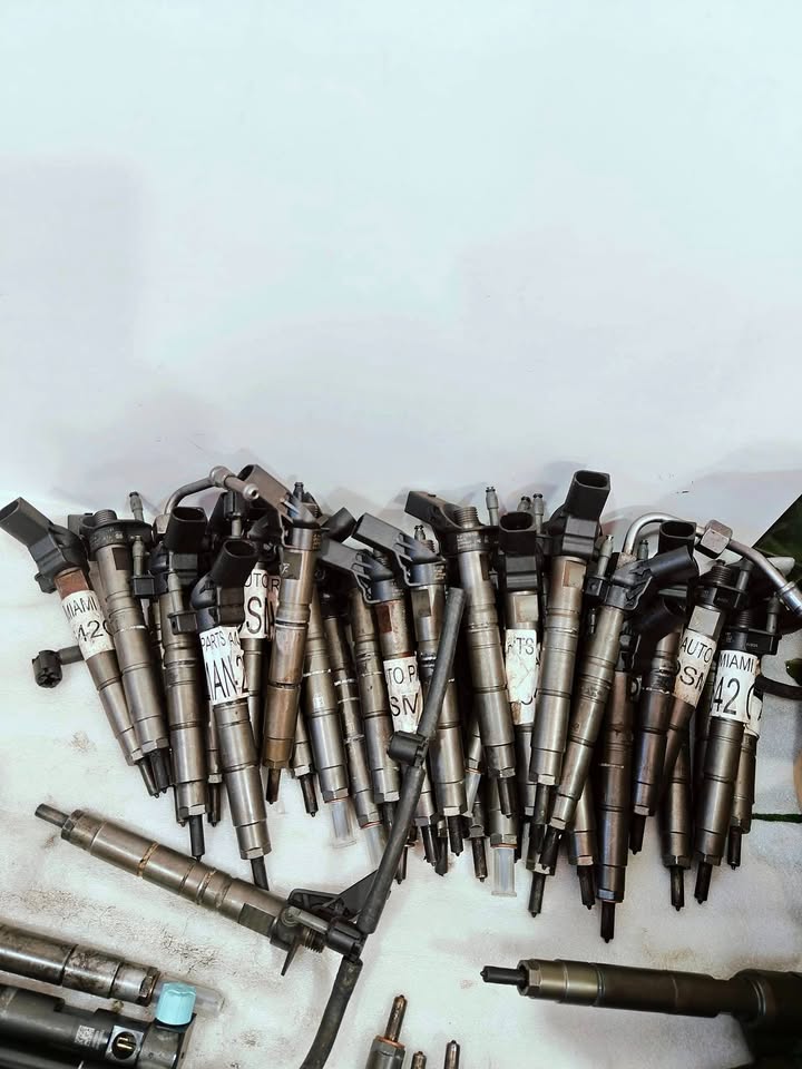 ENGINE INJECTORS