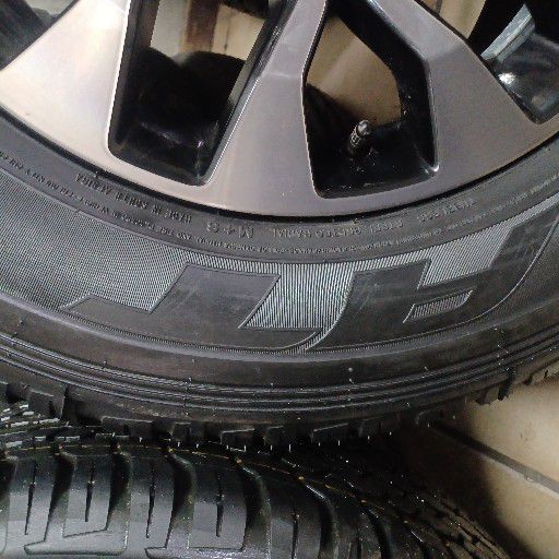 Gazoo hilux rims and Dunlop grandtrek AT25
