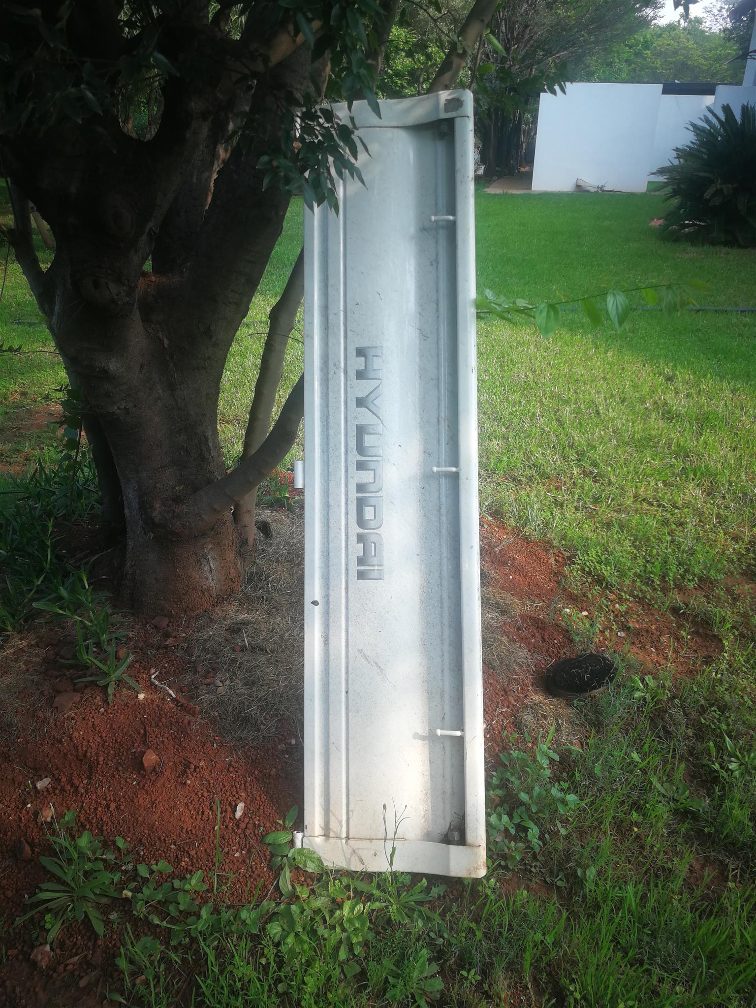 Hyundai tailgate never used - Private Seller