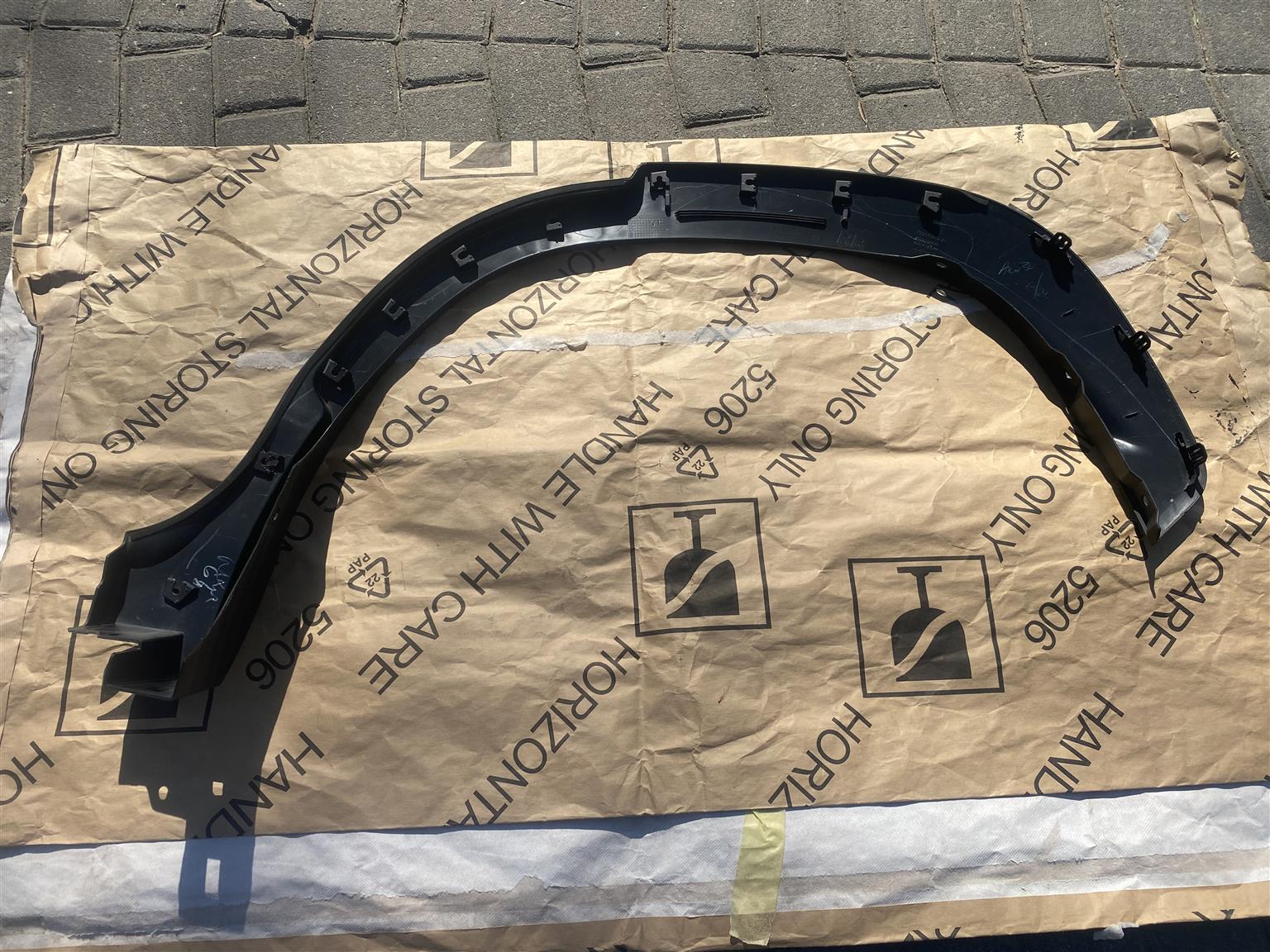 2025 TOYOTA COROLLA CROSS RIGHT REAR FENDER ARCH MOULDING FOR SALE - Private Seller