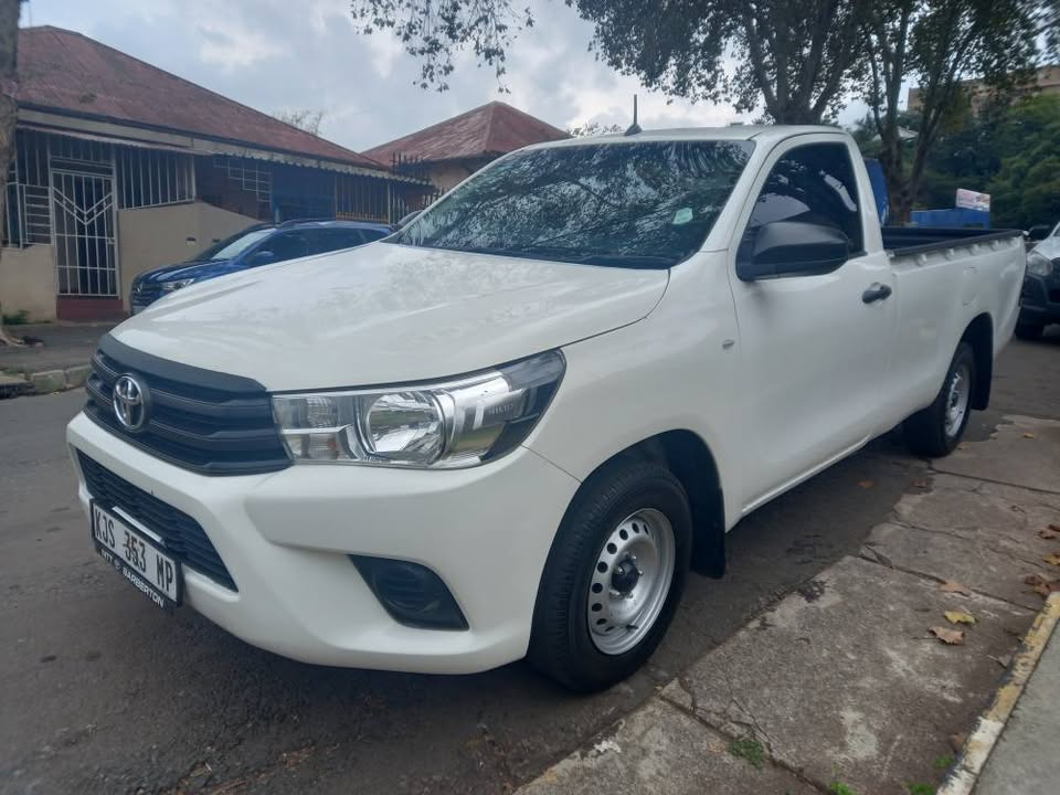 2021 TOYOTA HILUX SINGLE CAB 2.0 VVTI PETROL, MANUAL 4X2 LOW RIDER WHITE, 56000KMS,