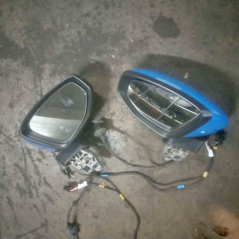 Vw Audi a3 Sline both side mirrors indicator - Private Seller Vw Audi a3 Sline both side mirrors indicator - Private Seller