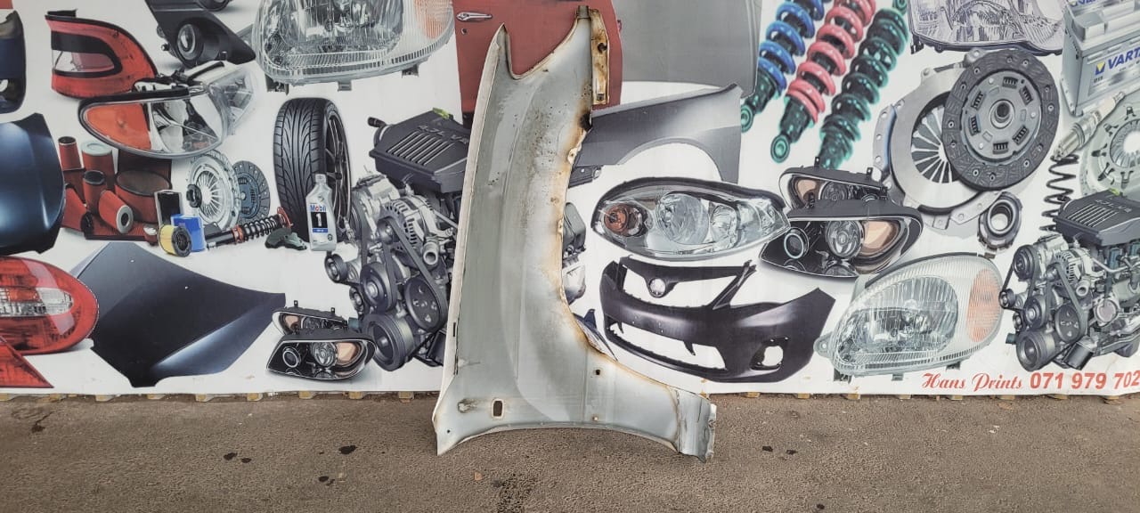 2006 TOYOTA LAND CRUISER 100 SERIES LEFT FRONT FENDER FOR SALE. - Private Seller 2006 TOYOTA LAND CRUISER 100 SERIES LEFT FRONT FENDER FOR SALE. - Private Seller