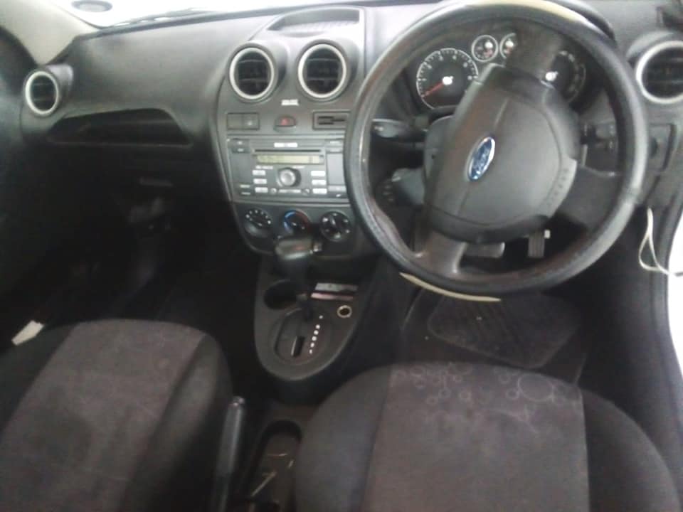 2007 WHITE FORD FIESTA AUTOMATIC 1.4  miliage 98000 km MANUAL PETROL