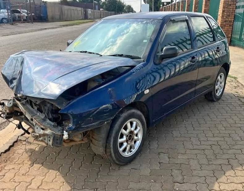 Volkswagen Polo Playa Stripping For Spare Parts Geraldene - Private Seller Volkswagen Polo Playa Stripping For Spare Parts Geraldene - Private Seller