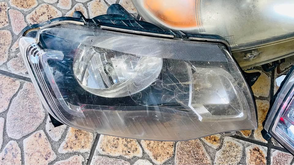 Renault Kwid headlight - Private Seller Renault Kwid headlight - Private Seller