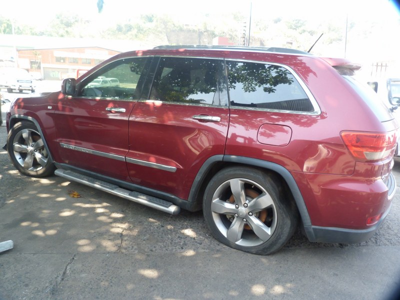 Jeep Grand Cherokee 3.6 Overland AT Red - 2012 STRIPPING FOR SPARES - Private Seller Jeep Grand Cherokee 3.6 Overland AT Red - 2012 STRIPPING FOR SPARES - Private Seller